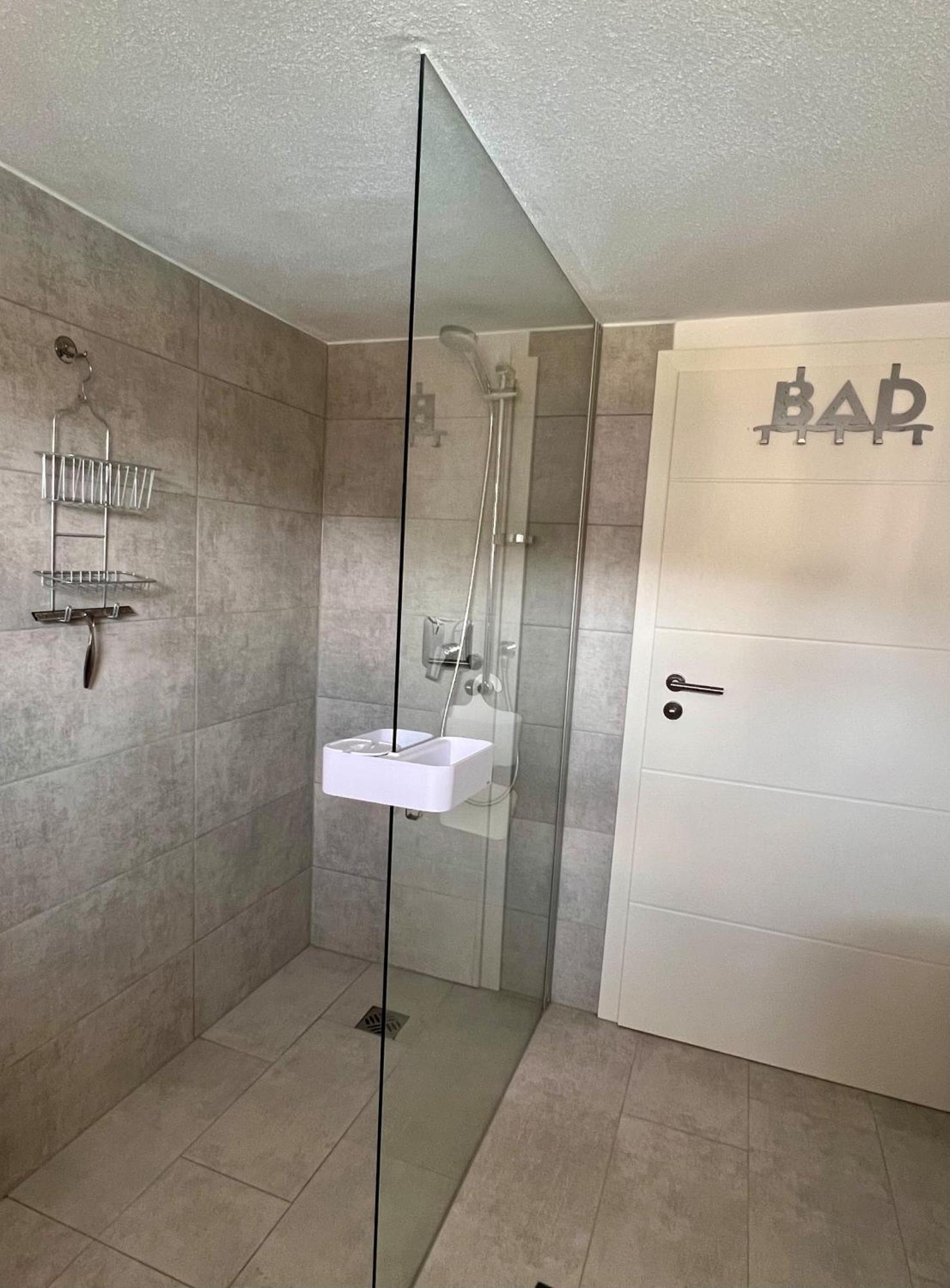Charmante Einliegerwohnung, 3 Zimmer In Ruhiger Wohnlage, 60Qm, Mit Gemuetlicher Suedterrasse Marburg Luaran gambar